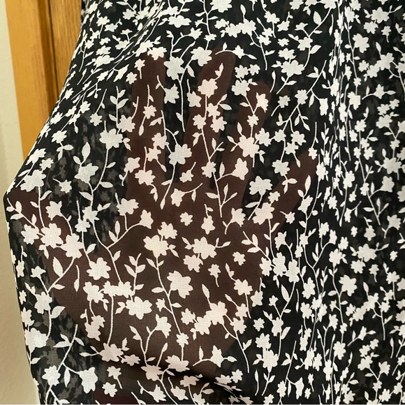 OLD NAVY • Semi-Sheer Floral Long Sleeve Top - Size L - Picture 11 of 16